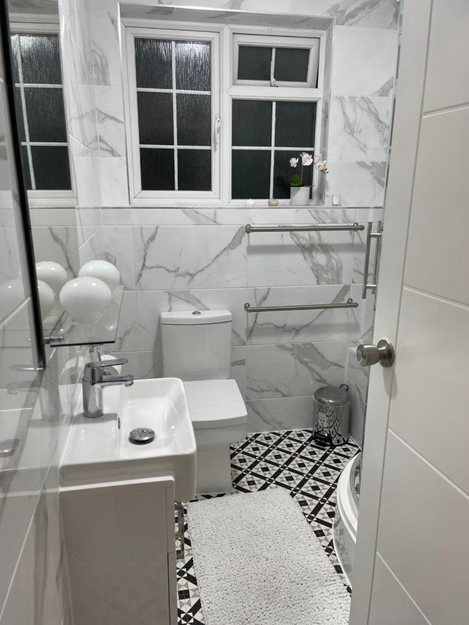 Hendon Park Apartments In London The Hyde 외부 사진