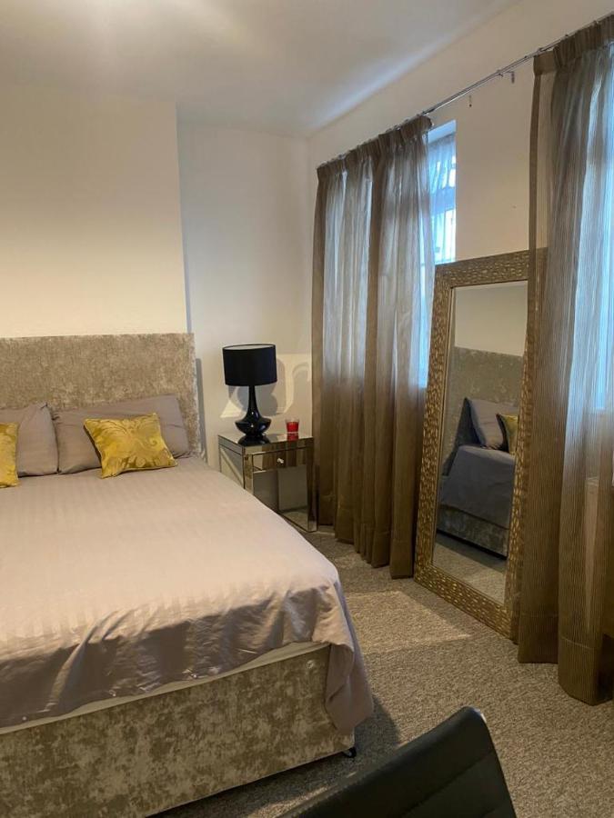 Hendon Park Apartments In London The Hyde 외부 사진