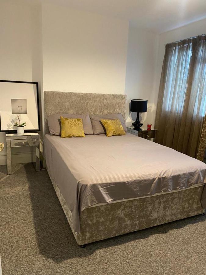 Hendon Park Apartments In London The Hyde 외부 사진